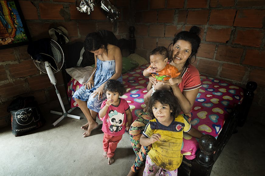 Familie in een opvang centrum in Colombia