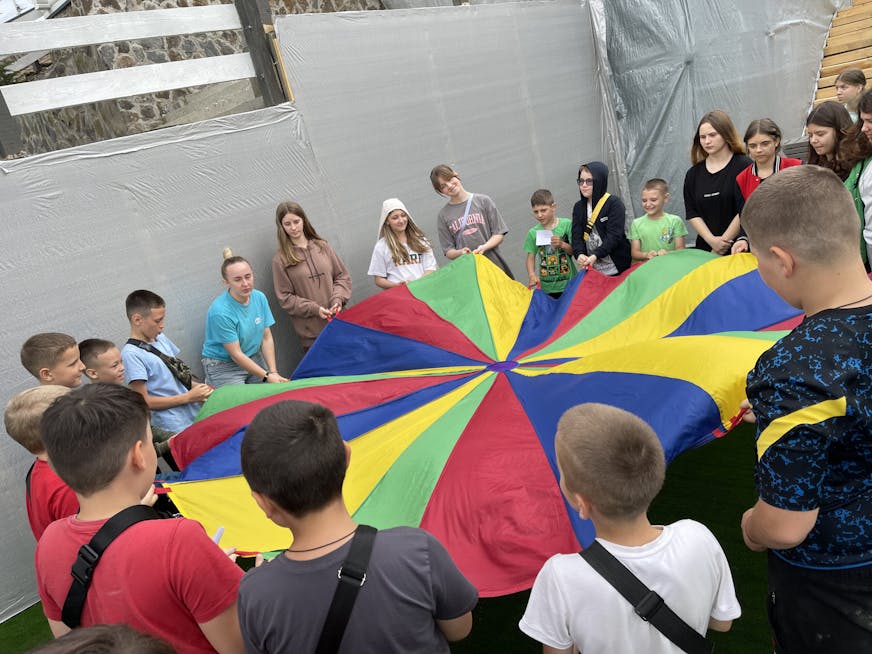 Het zomerkamp in Oekraïne voor kinderen die gevlucht zijn